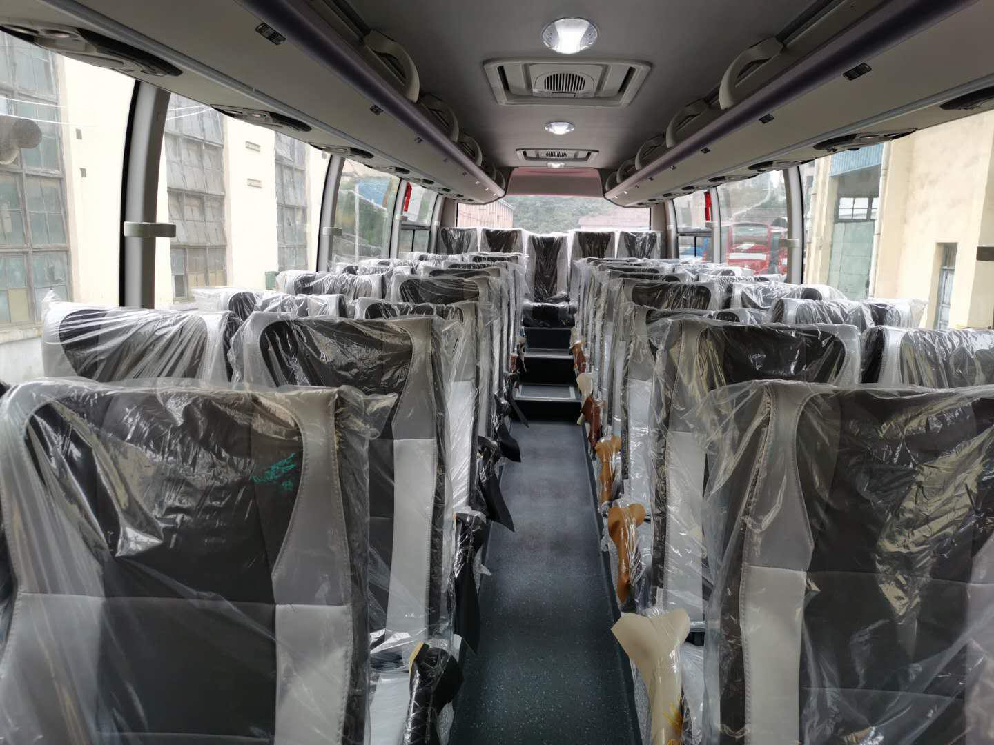 45 Seats Daewoo Coach Buses GDW6117 Coaster Double Decker Yutong Air Purifier