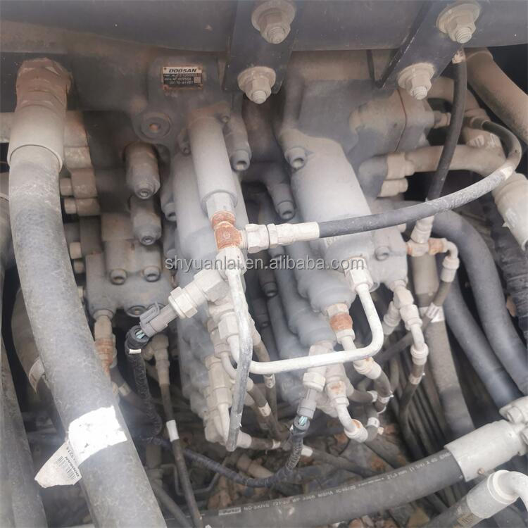 DOOSAN DX530 Excavator for Crushing Used Hand Excavators Affordable Energy-Saving