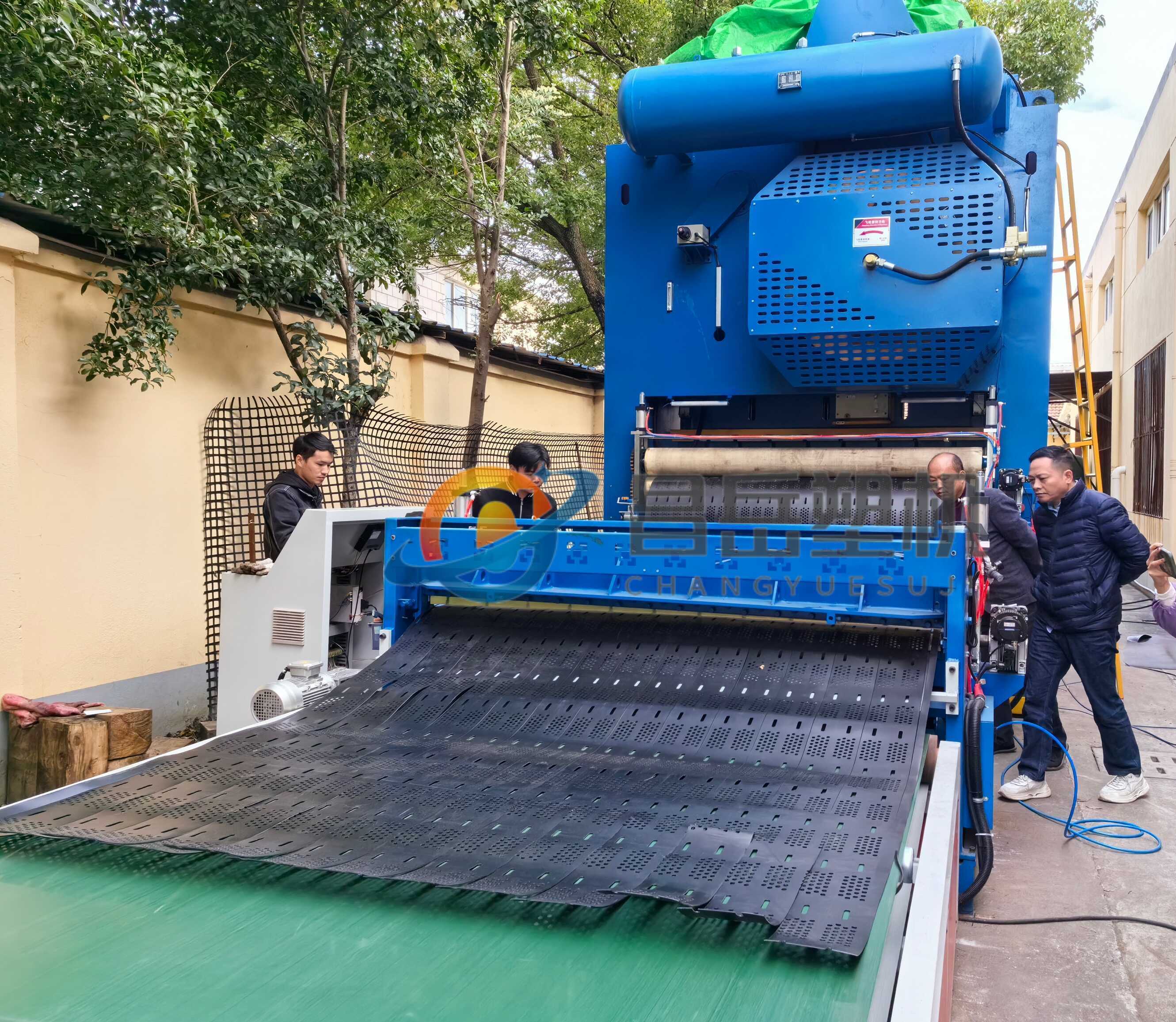 Competitive Geocell Production Line with Online Punching and Ultrasonic Welding Machine