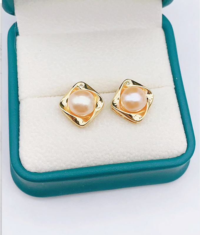 Fashion Romantic Pearl Earrings Natural Pearl Earring Jewelry Zircon Gold Drop Earrings for Women Earrings Wedding Gift
