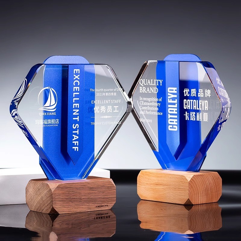 Custom-Made Acrylic Award With Creative Wooden Plaque For Anniversary Conference Prize And Outstanding Employee