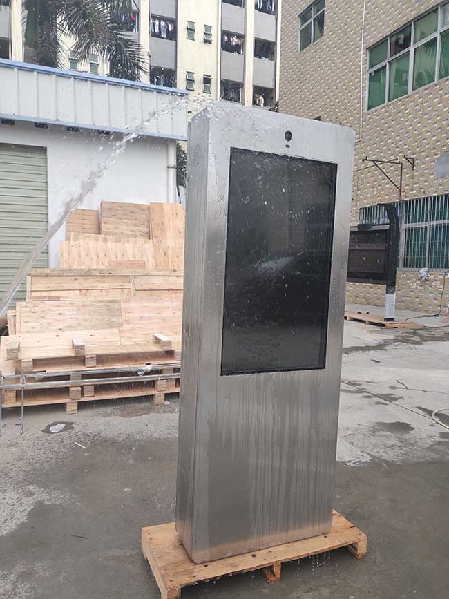 43 Inch Waterproof Outdoor Capacitive Battery Powered Digital Posters Portable LCD Display Outdoor