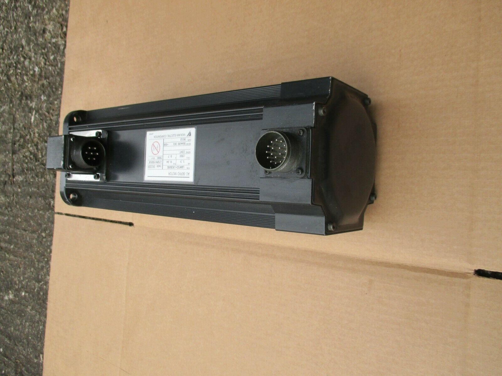 USAFED-13CB20E 1.3kw ,8.34N/m ,1500 t/min ,9.7A , Original New 3 -5 Working Days Delivery