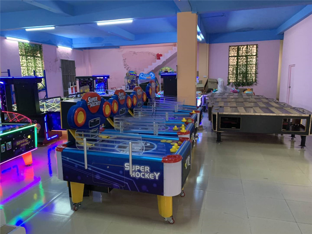 Electric Sports Arcade Machine 2 Player Air Hockey Multi Ball For Kids Amusement