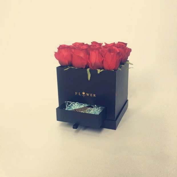 Square Flower Packaging Boxes Preserved Rose Chocolate Corrugated Cardboard Packaging