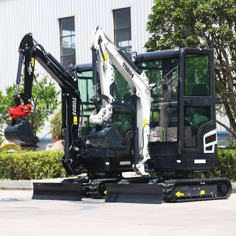 11.8KW 2600rpm 1.8 Ton Mini Excavator Small Digger Machine For Farm