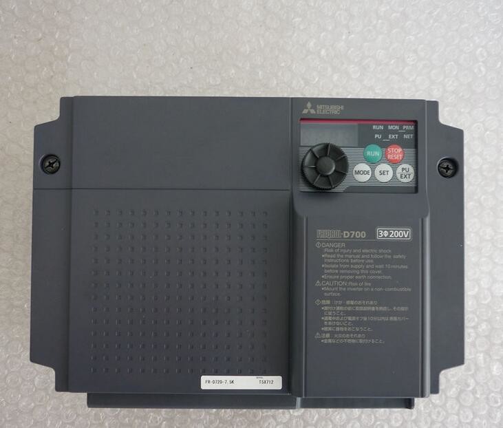 FR-D720-7.5K Mitsubishi Frequency Inverter 7.5KW AC220VAC Japan's MITSUBISHI D700 inverter new original spot