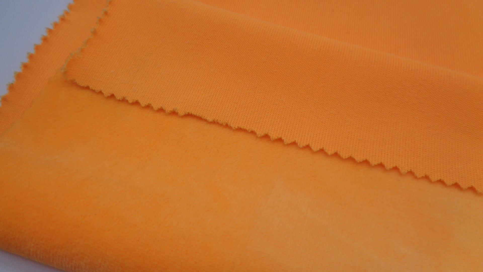 100% Polyester Bonded Fabric Knitted Brushed 205gsm Windproof