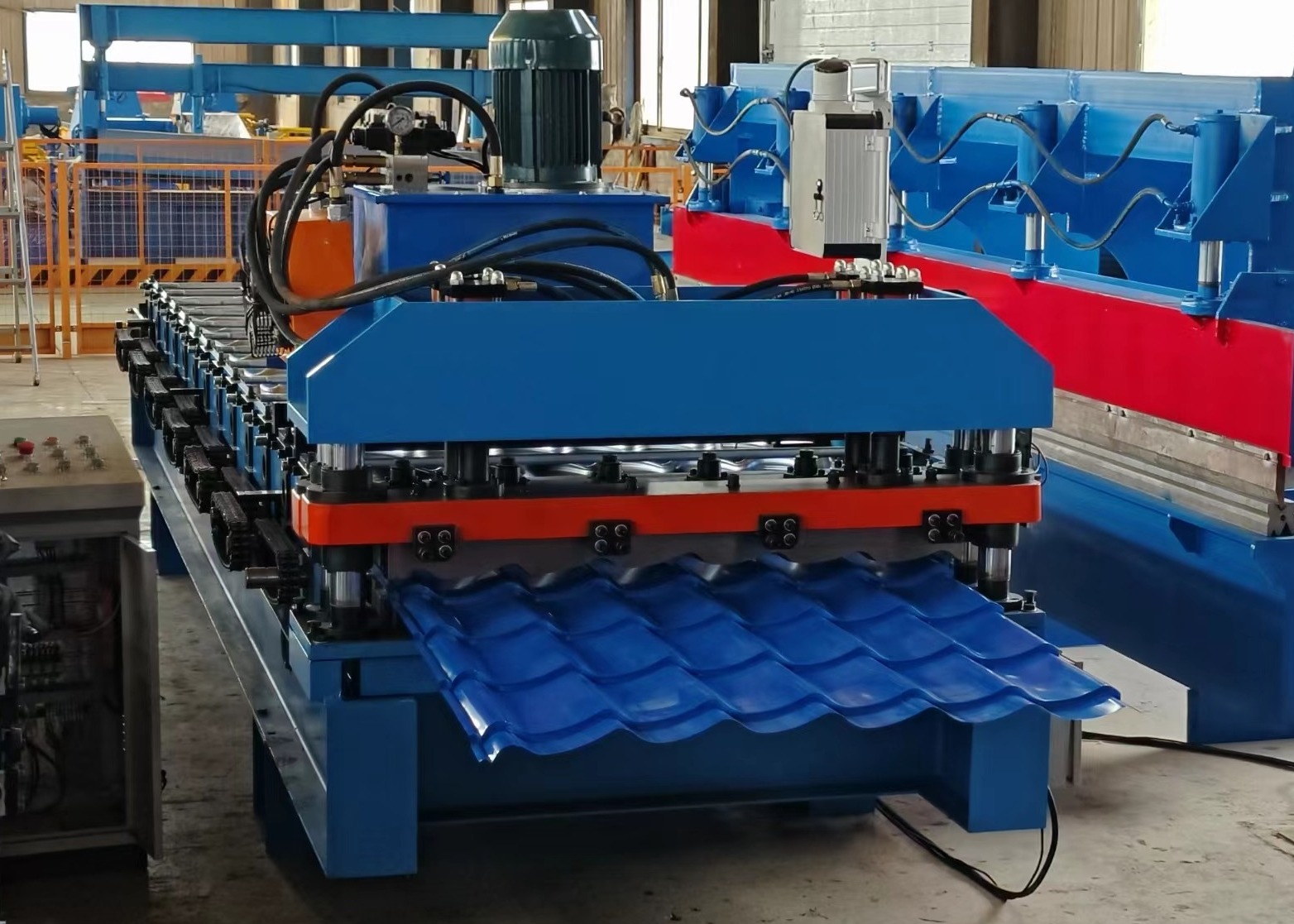 Plc Control 8-15m/Min Roof Roll Forming Machine For Pre Painted Steel Coil