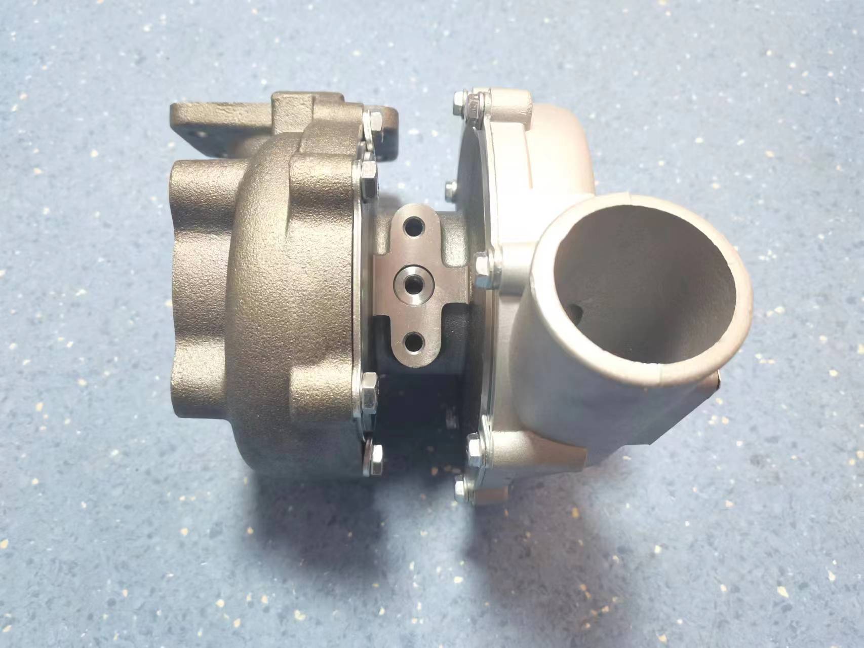 Shacman Car Fitment Turbocharger for KAMAZ 54329 5332 5433 5336 5337 Truck Body Parts TKP-700-01