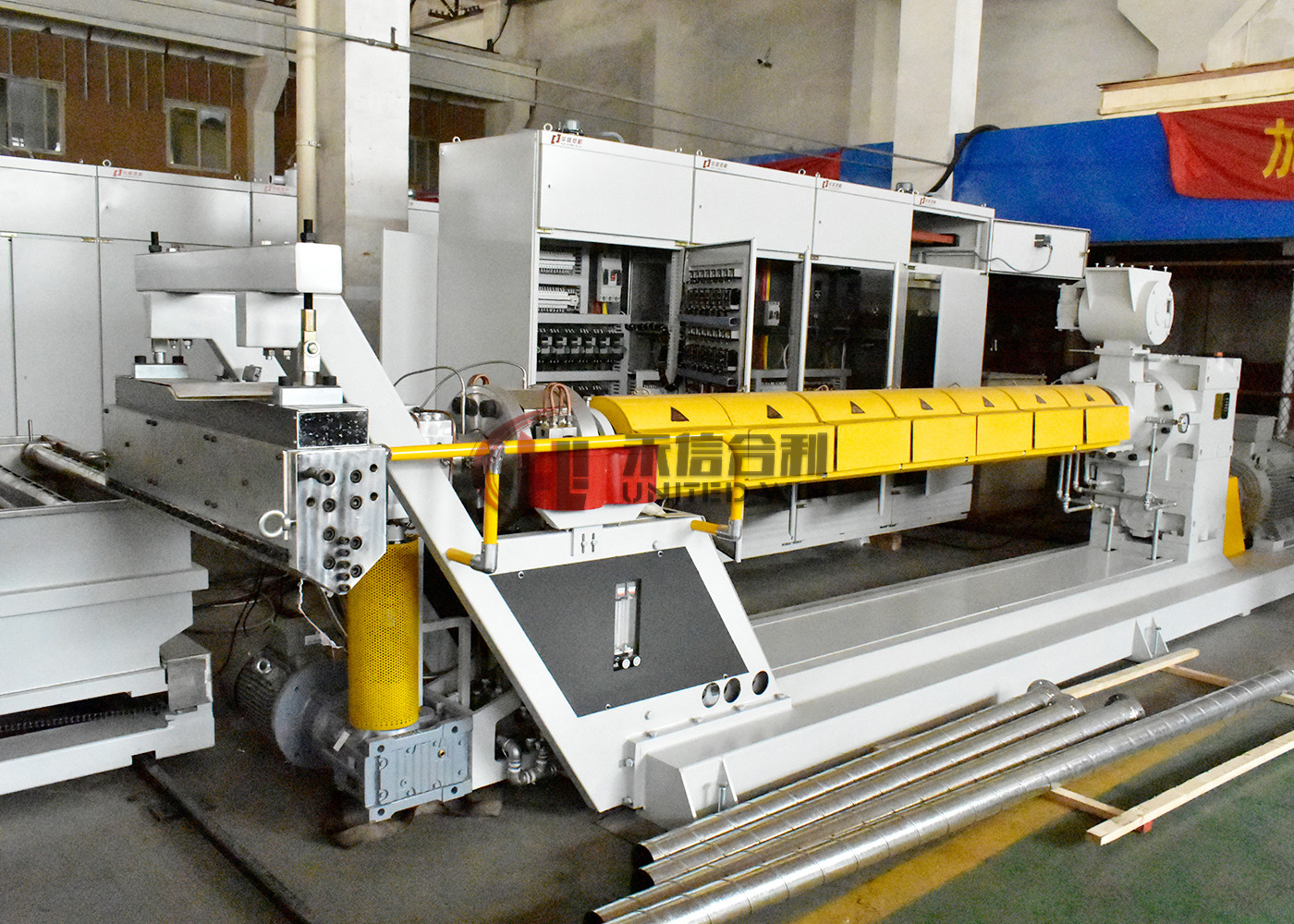 Poly Coating Woven Fabric Aluminium Foil Lamination Machine For Cloth Textile