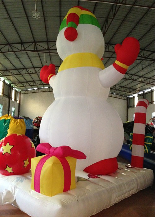 Customized Holiday Inflatable Christmas Decorations Snowman 3.5 X 2.5 X 4m