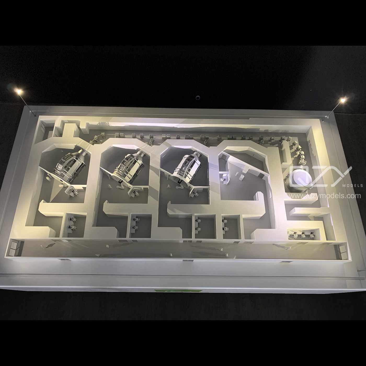 Scale Industrial Display Model CGN Proton Therapy System Models 1/40 With Dynamic And Lighting