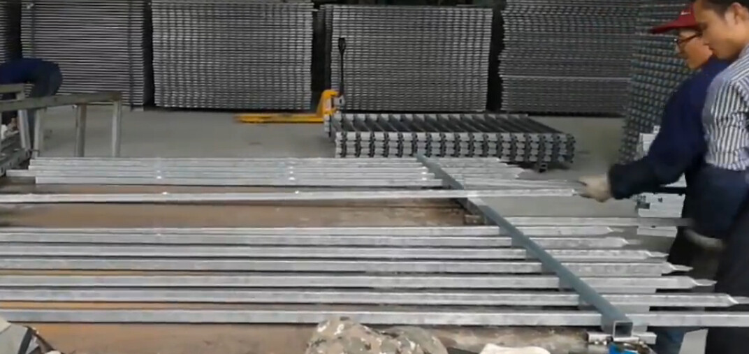 Tubular steel security fencing/steel hercules fence panel/Commercial fencing