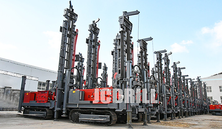 Water 260m Crawler Mounted Drilling Rig Hydraulic Rotation