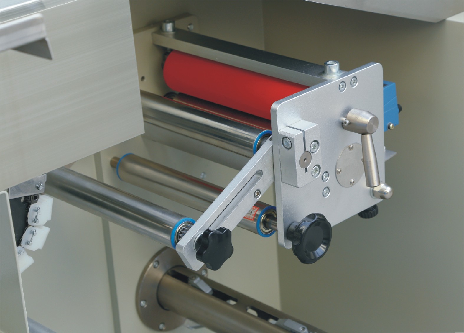 Rotary Automatic Horizontal Flow Packing Machine Cookies 250mm Pulling Film Downwards