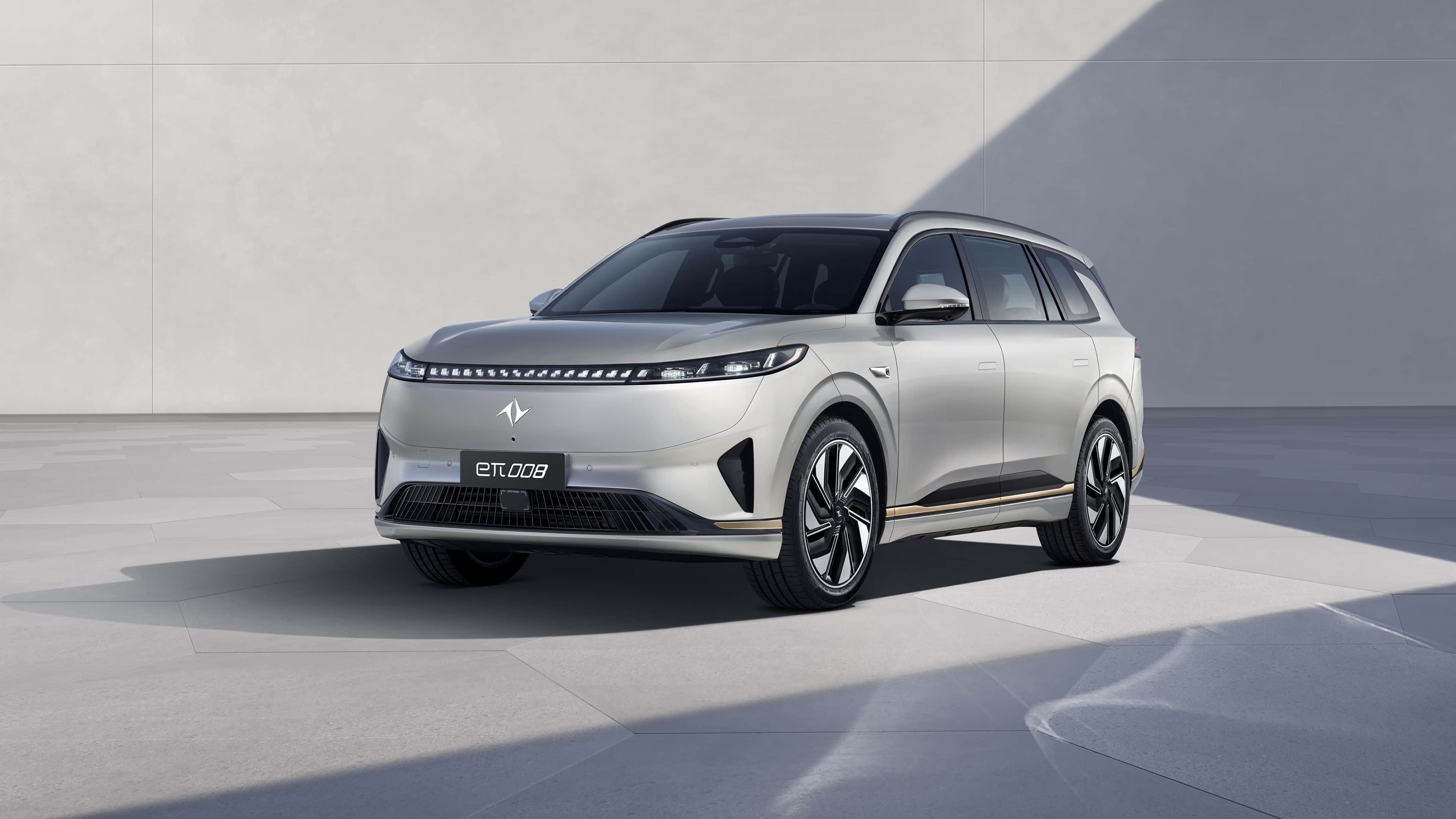 2024 NEWEST Electric Vehicle Dongfeng Eπ 008 EV EREV 210km CLTC 5doors 6seats SUV 200KW Motor Power
