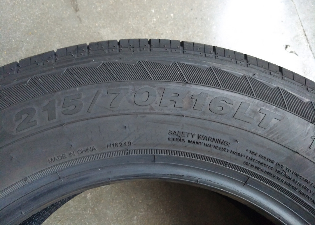 Tubless 6PR Radial Ply Tyre , Light Truck Tyres 215/70R16LT 175 - 235mm Width
