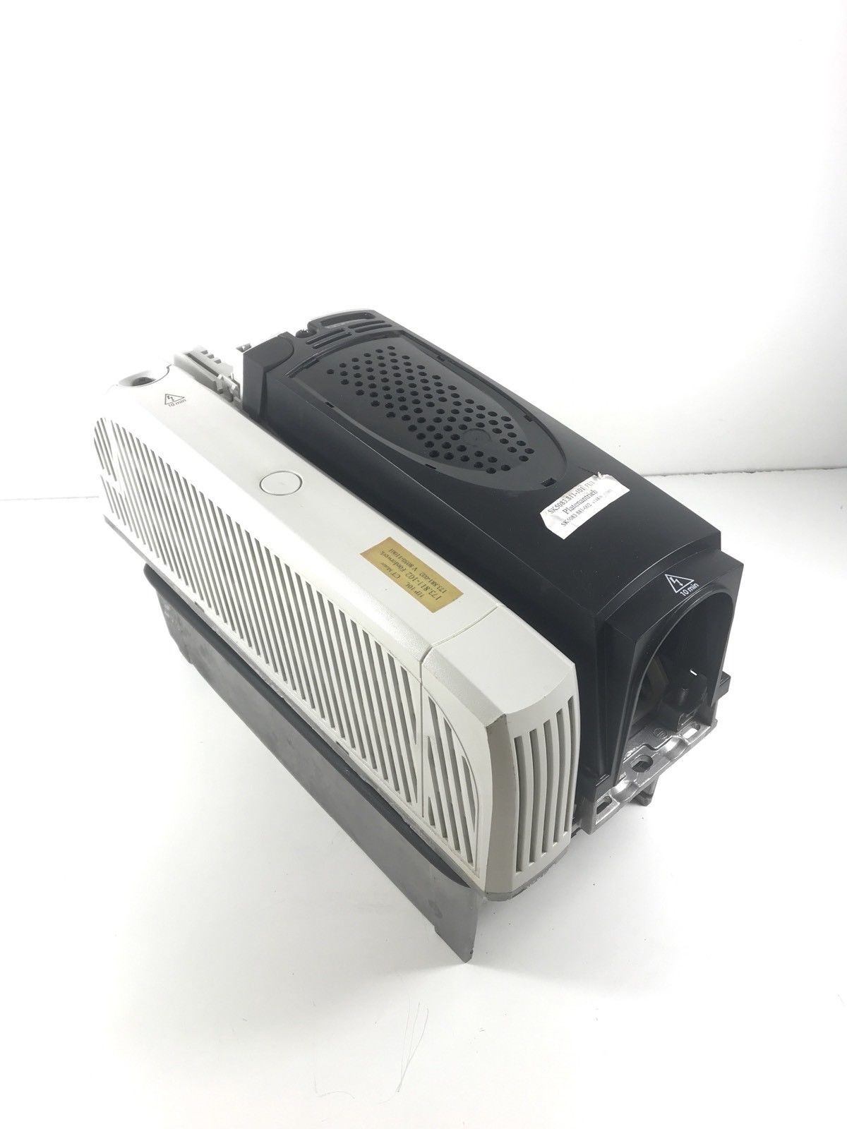 Emerson SP2403 3 PHASE 380/480 VAC 20 HP NORMAL DUTY 29 AMP IP 20 RATING 50/60 HZ OPEN LOOP VECTOR CTRL.