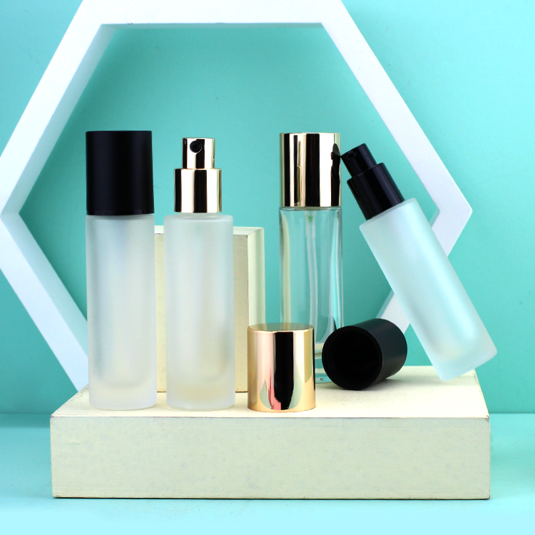 Luxury Small Square 30ml Foundation Bottle Screen Printing With Metal Screw Cap