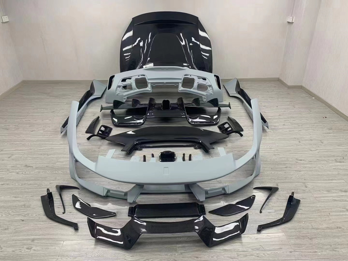 Auto Parts ForFerrari 488 Body Kit 488 Upgraded PistA-style Front and Rear Bumper Bonnet Spoiler Carbon Fiber Body Kit