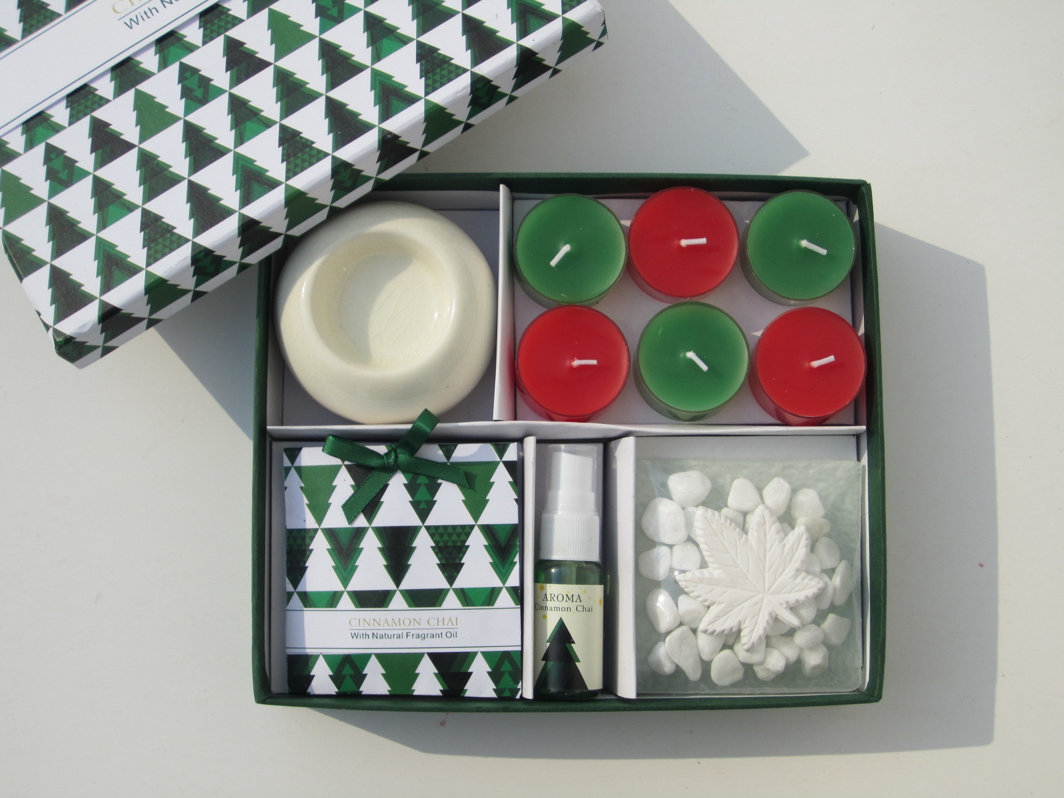Red & Green Cinnamon chai fragrance scented tealight candle & holder packed into gift box