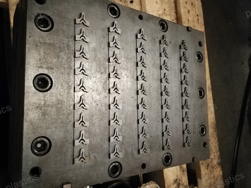 Extrusion Mould of PA Heat Insulation Strips Extruder Machine