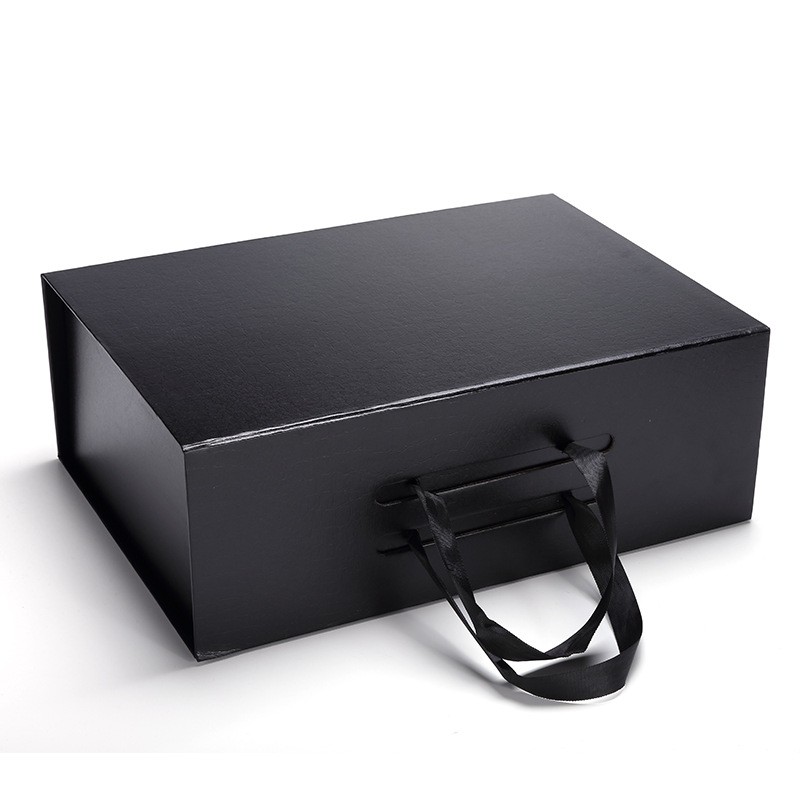 Shoe Clothing Gifts Cardboard Xmas Boxes Square With Magnet Closure OEM