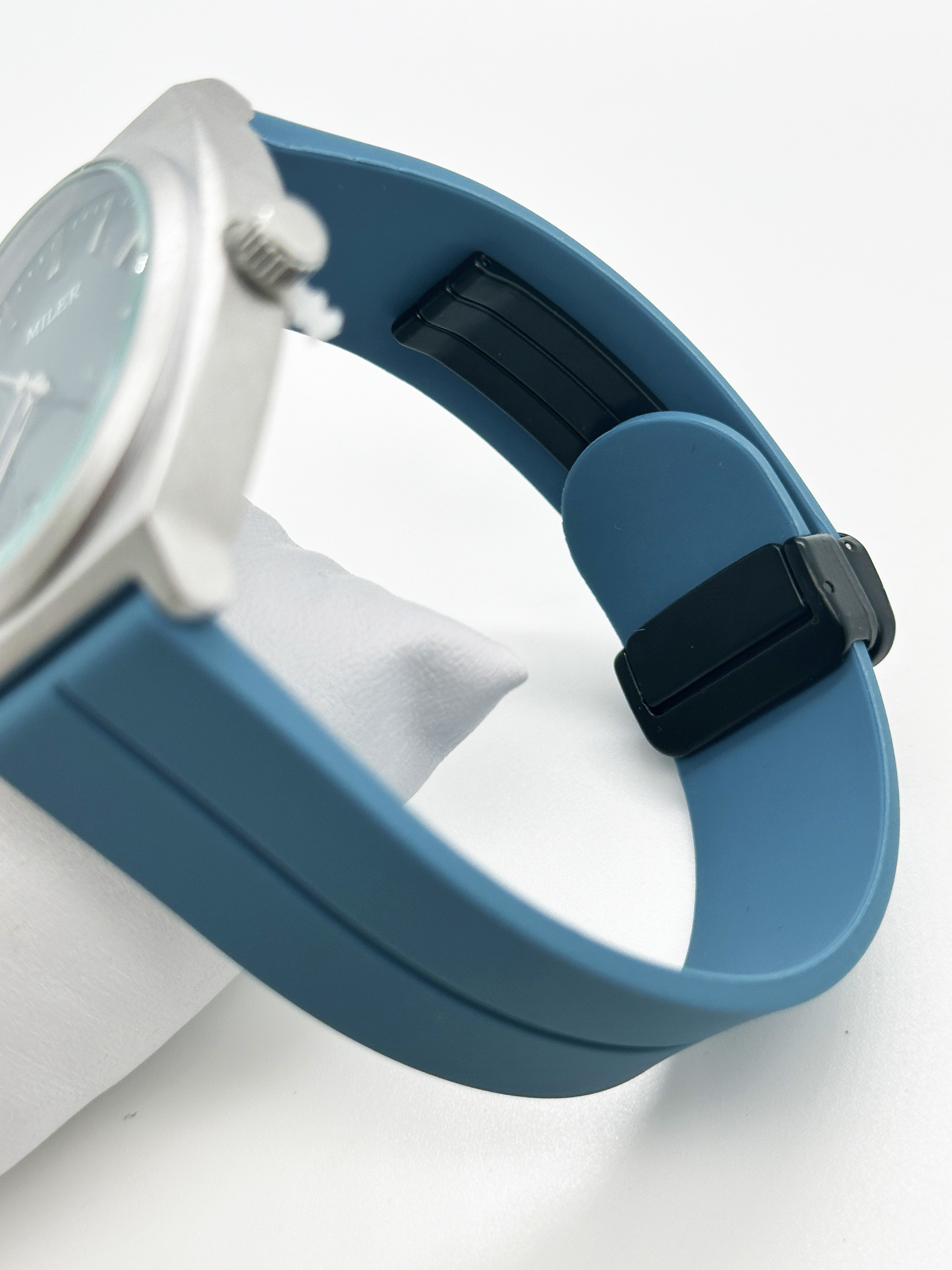 Multifunction Round Silicon Strap Watch Waterproof Luminous Wrist Watch Timepiece