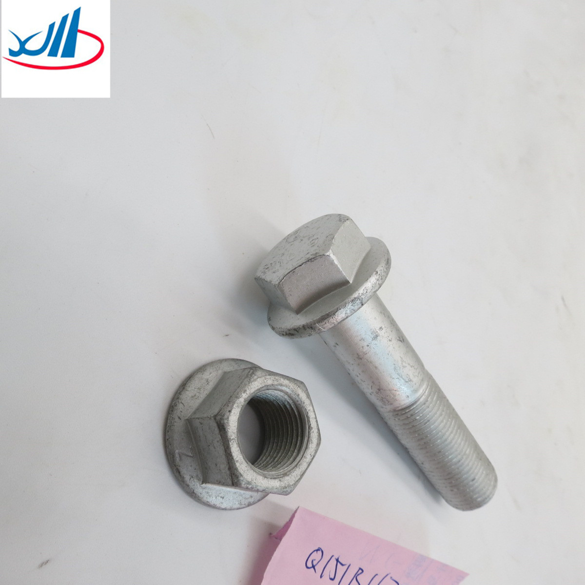 Truck Spare Parts High quality Hexagonal head bolt Q151B1670 cars and trucks