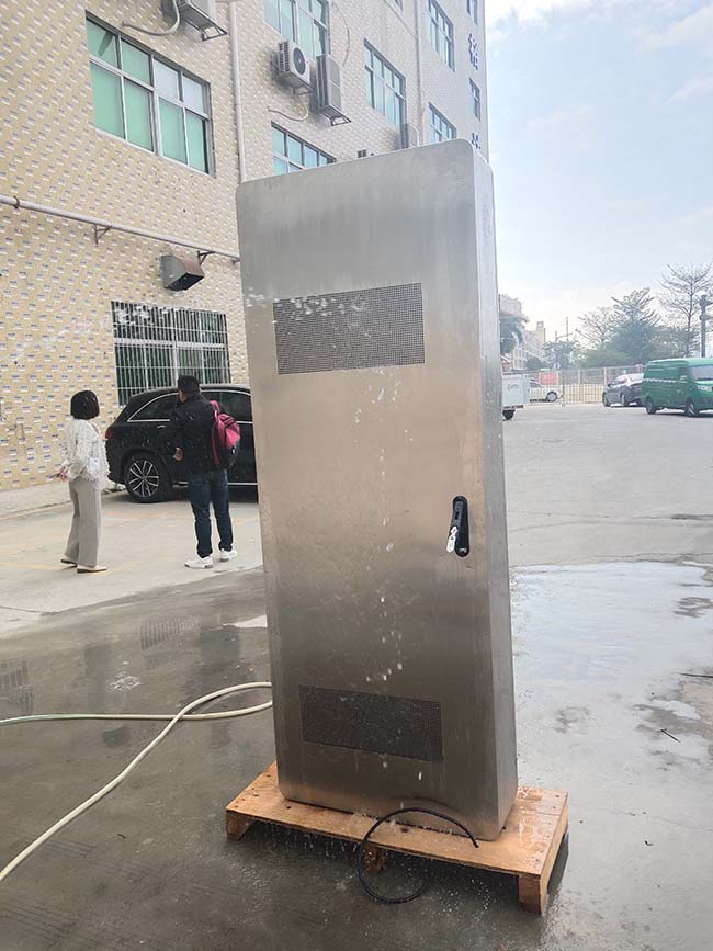 43 Inch Waterproof Outdoor Capacitive Battery Powered Digital Posters Portable LCD Display Outdoor