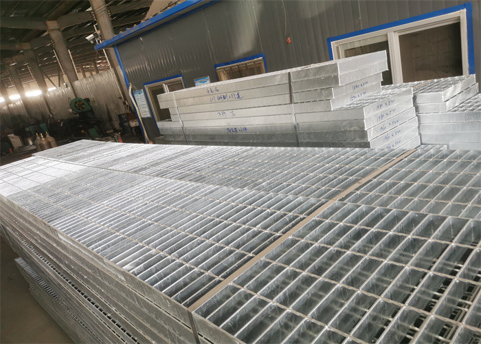 ODM Hot Dip Galvanizing Compound Steel Grating 1m Width T4 Type Factory Outdoor