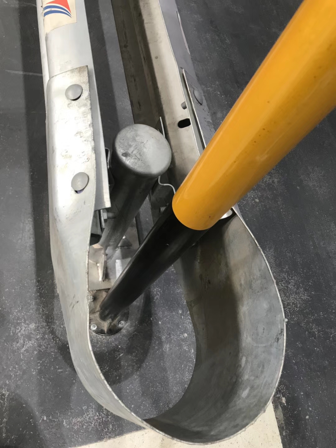 Highway Guardrail Steel Buffer End Galvanized Powder Coated Certified by ISO9001 2000
