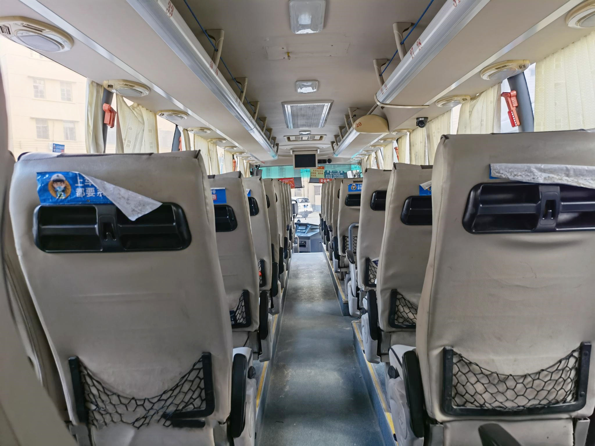 Second Hand Tourist Bus Leaf Spring Bush Passenger Bus Single Door 47 Seats Tour Bus Rear Engine