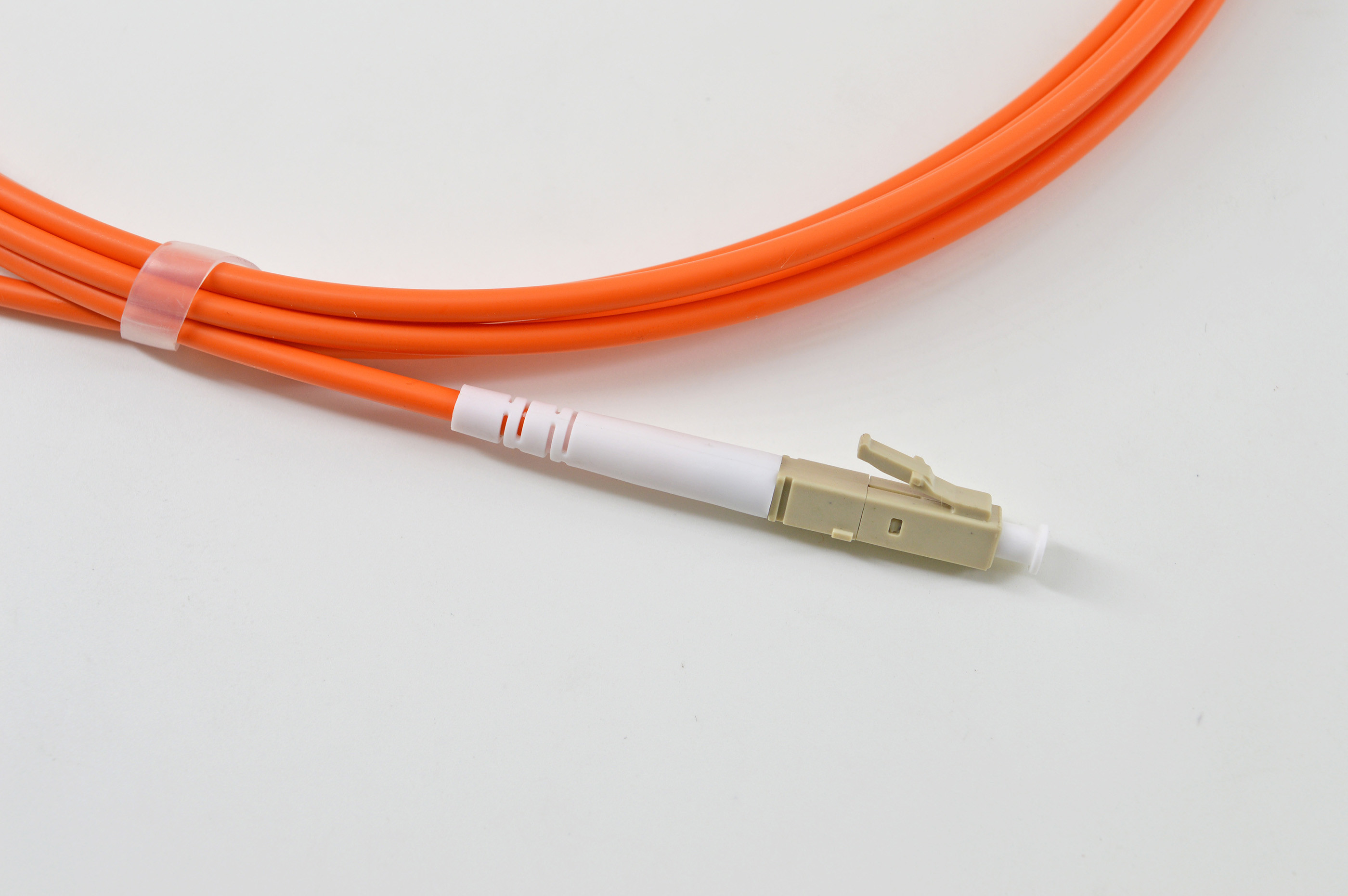 LC LC Fiber Optical Patch Cord UPC/APC Simplex Multimode OM3/OM4/OM5 3mm Diameter