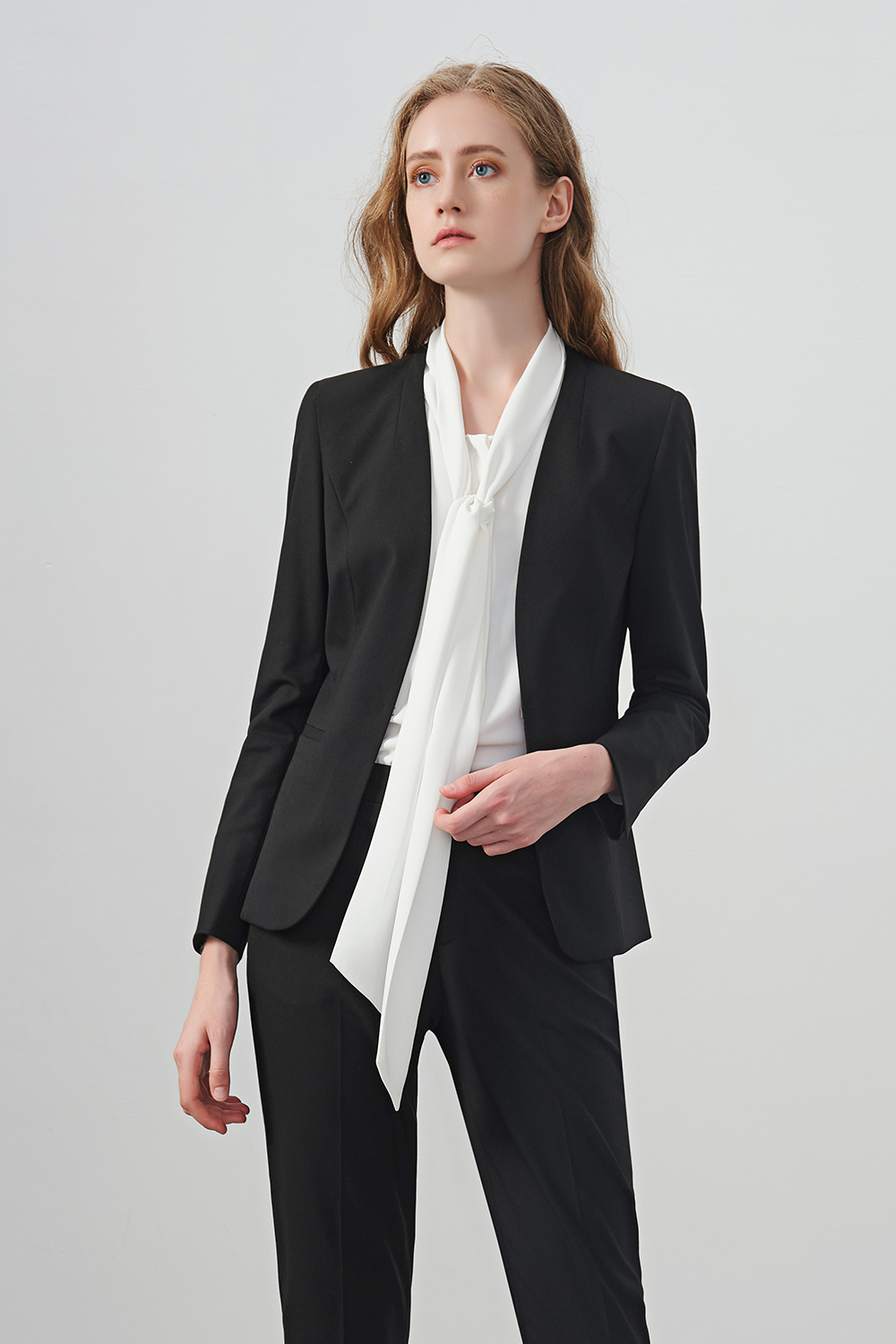 Elegant Women's Summer Suit Set for Work or Wedding Long Sleeve Pockets Woven Fabric