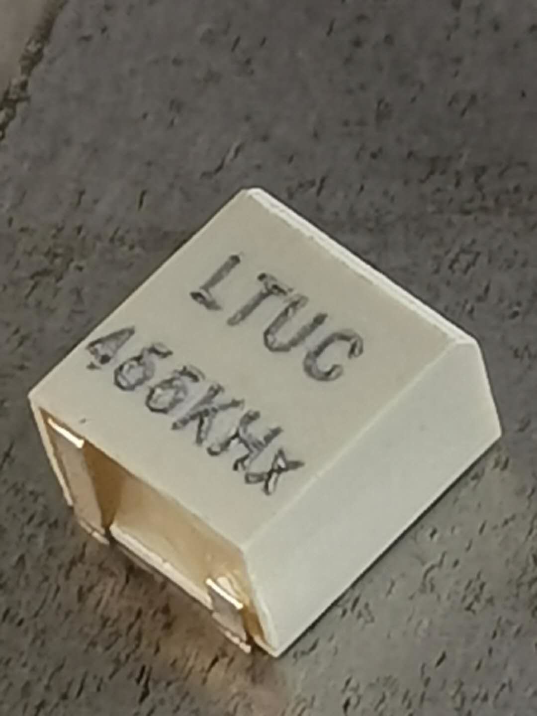 ISO 330 Ω ZTTCE 10.00Mhz PZT Crystals And Resonators