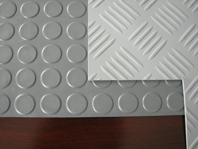 1 - 1.5m Width Round Button Industrial Rubber Sheet , Anti-slip Rubber Flooring Sheet