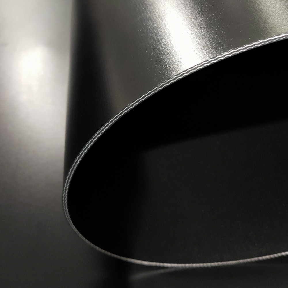 5 Mm Thick PVC Glossy Black Flat Cleated Conveyor Belt Glossy Finish Open