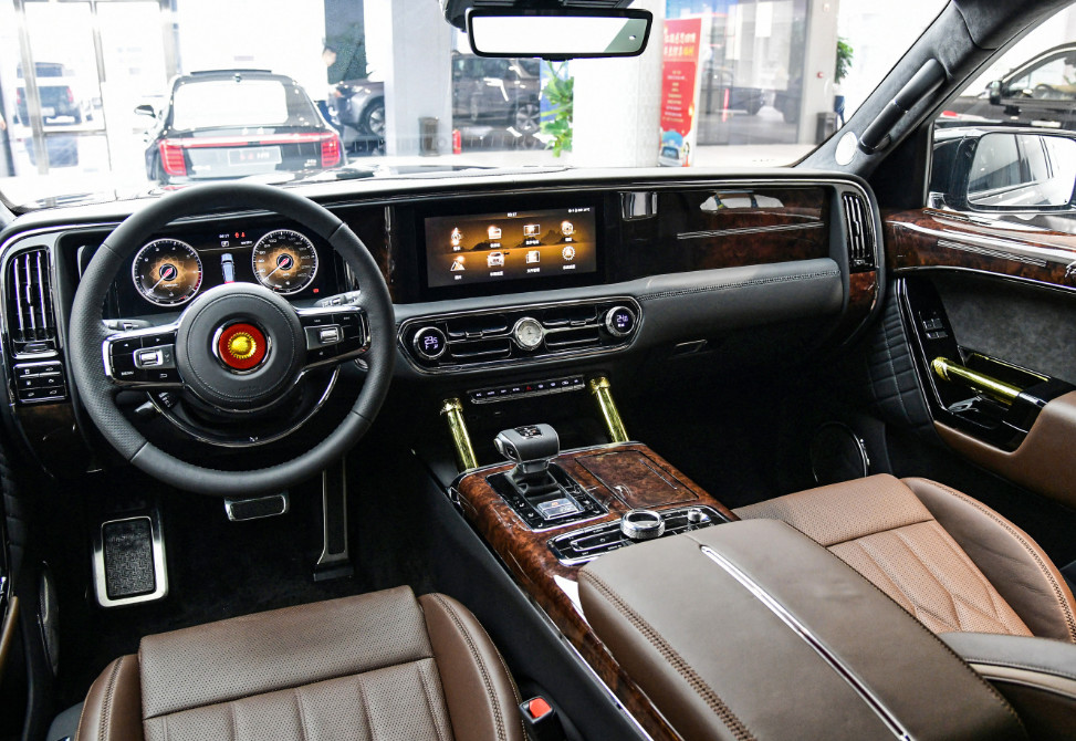 Hongqi S7 Sports Utility Vehicle 6 Seater 4 Seater SUV Gasoline
