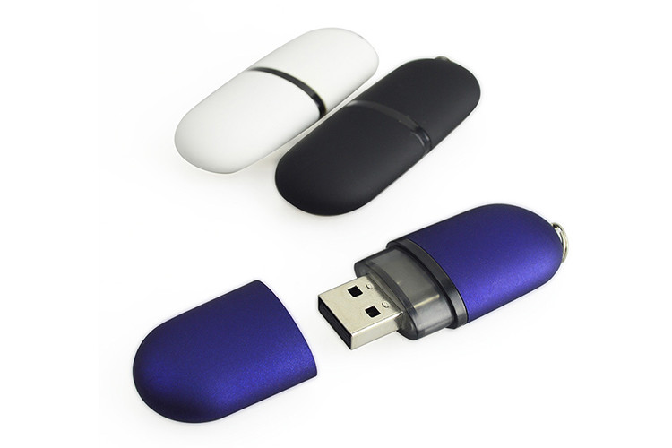 Plastic 32GB 3.0 keychain USB black color with customized logo and package from show life brand