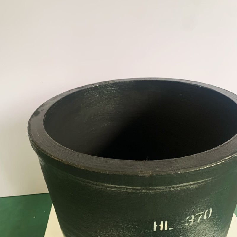 Cylindrical High Purity Crucible Silicon Carbide Graphite For Aluminum Melting