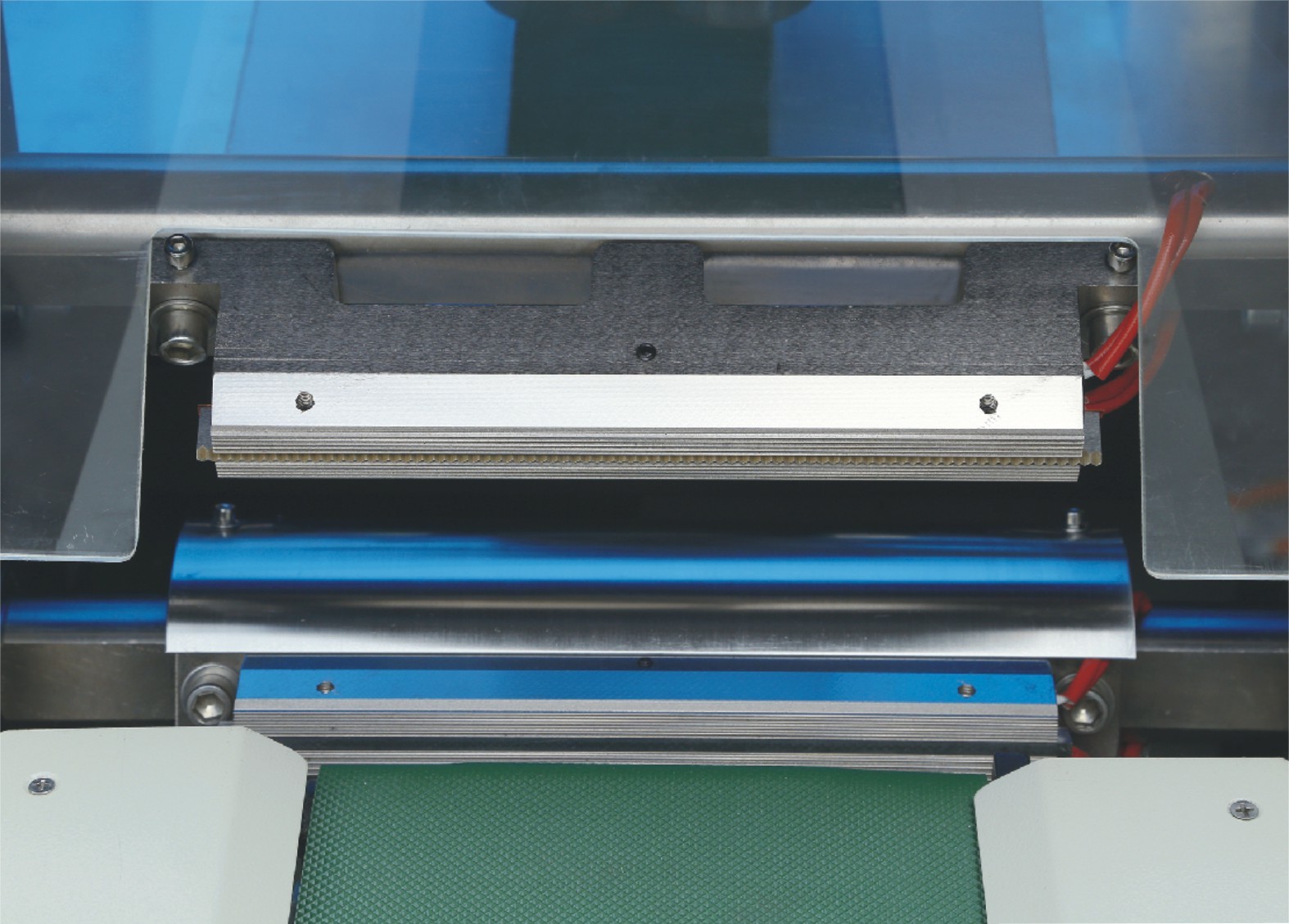 Rotary Automatic Horizontal Flow Packing Machine Cookies 250mm Pulling Film Downwards