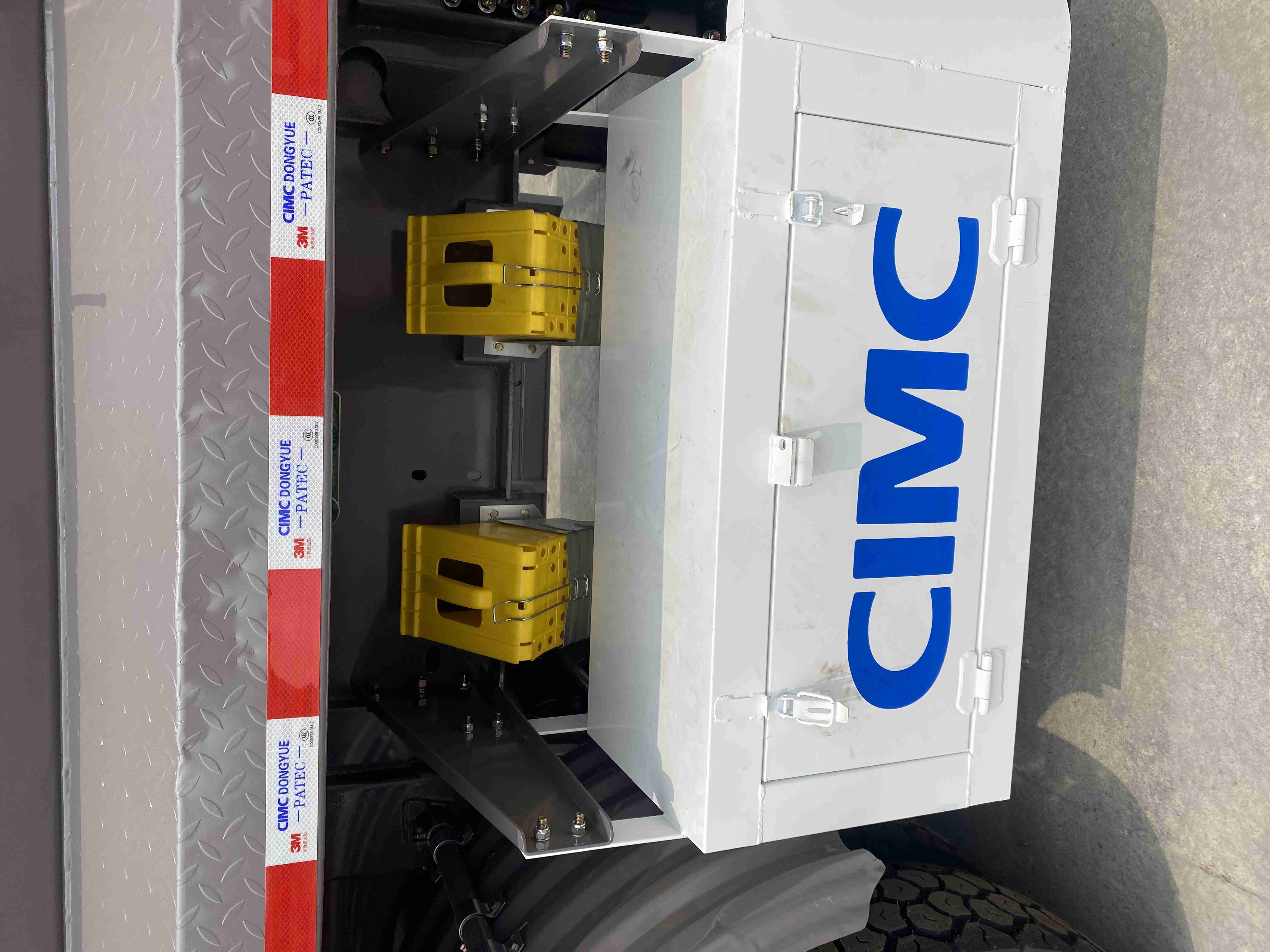 Air Suspension 3-axis 4-axis Hydraulic Lifting Rock Heavy-duty Truck Sand Semi-trailer 60 Ton Rear Flip Semi-trailer