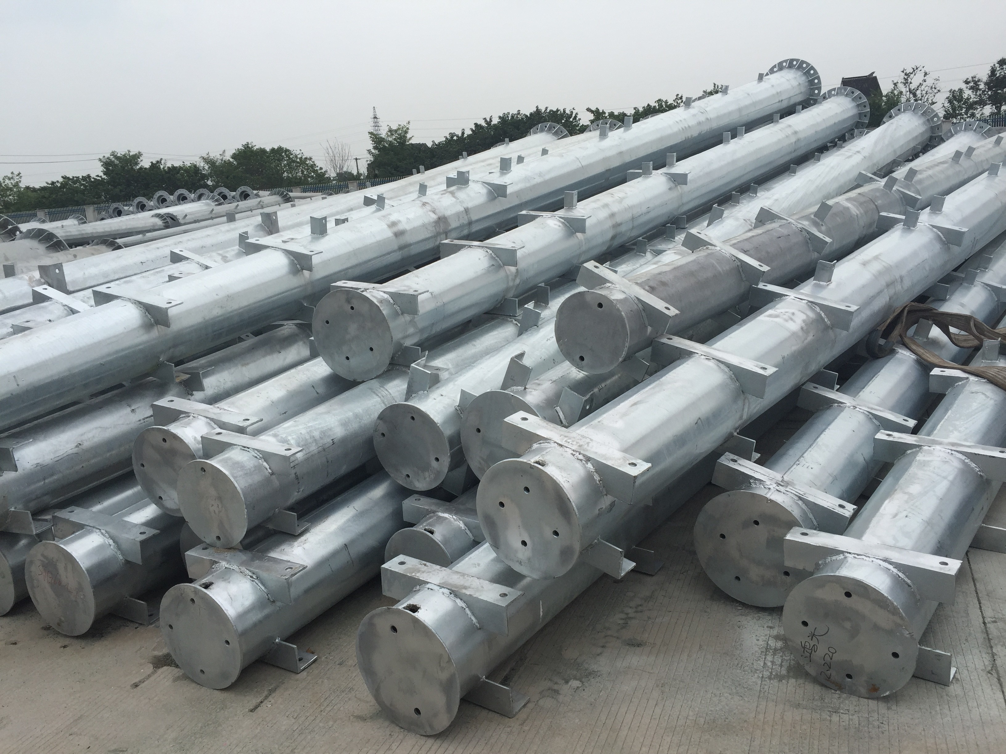 Direct Burial Galvanized Electrical Power Steel Pole With Climbing Rung Q235
