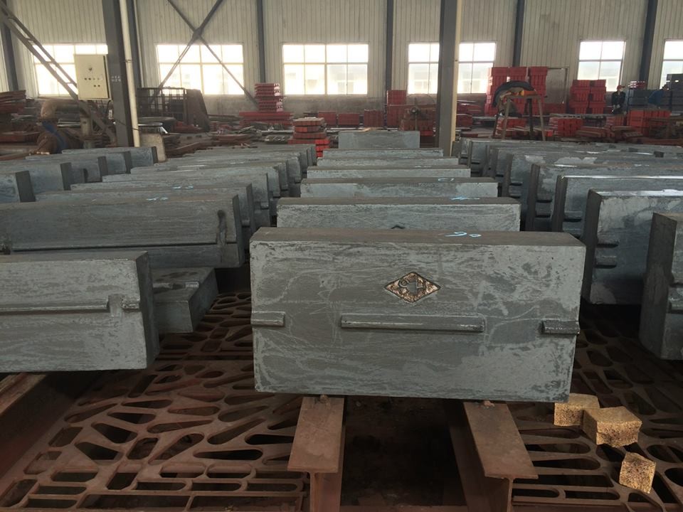 SBM PFW1214 blow bars high chrome impact crusher blow bar casting blow bar