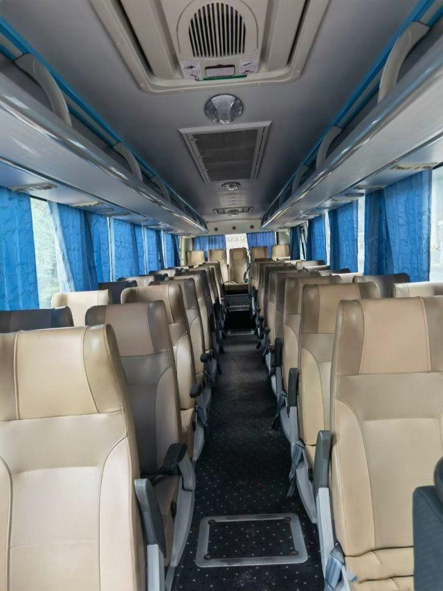 Used Kinglong Bus Low Kilometer Used Coach Bus For Africa 50 Seats Single Door Model XMQ6112