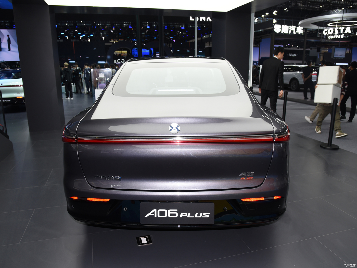 160KW Total Motor Power 2024 Hycan A06 PLUS Version Pure Electric Luxury Car with 520KM Long Range and Hybrid Fuel Type