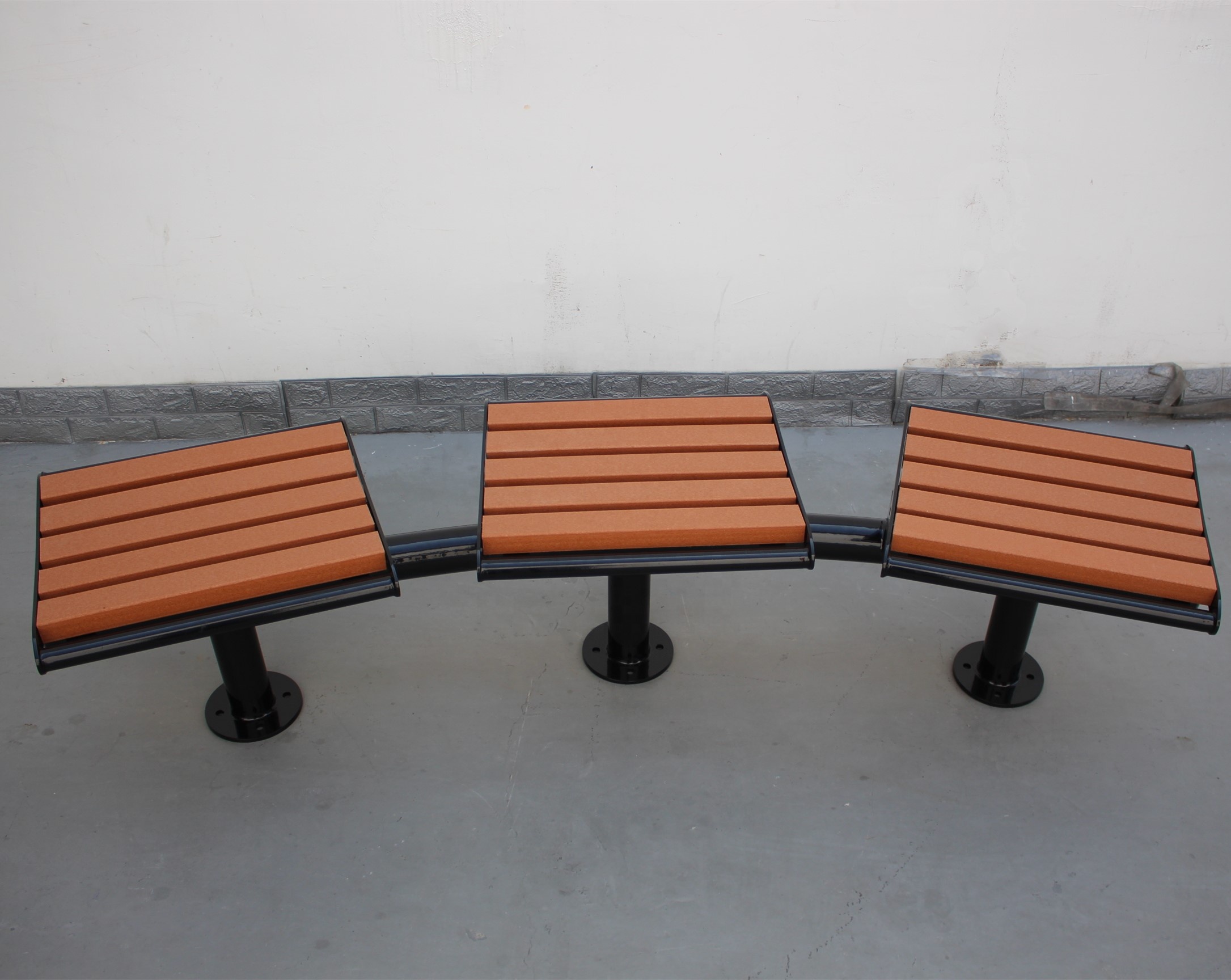 Recycled Plastic 3 Seater Garden Bench , Outdoor Curved Park Bench