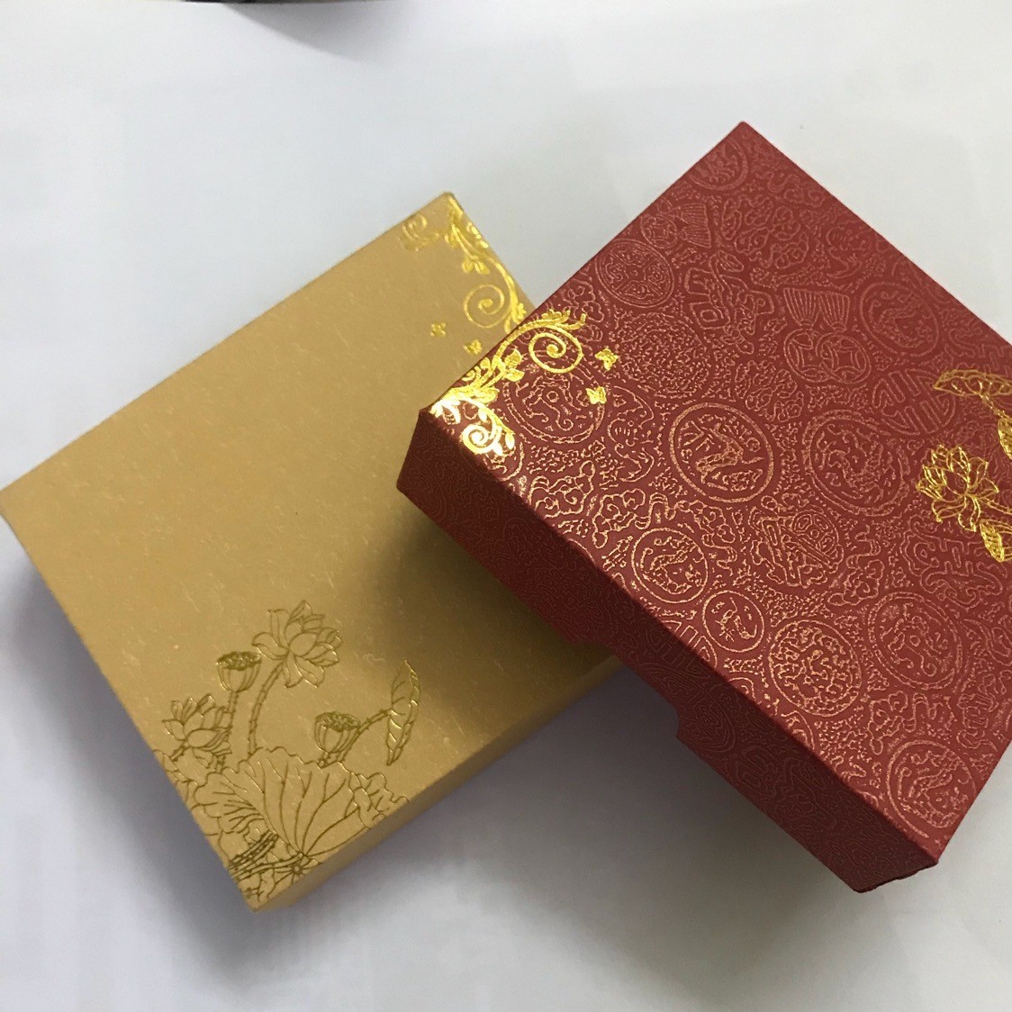 Auto 2KW 1.5T Hot Foil Printing Machine For Jewelry Boxes Flat Surface Gilding Press